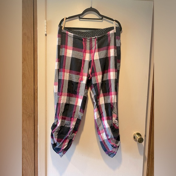 Old Navy Pajama pants/capris - Picture 1 of 4
